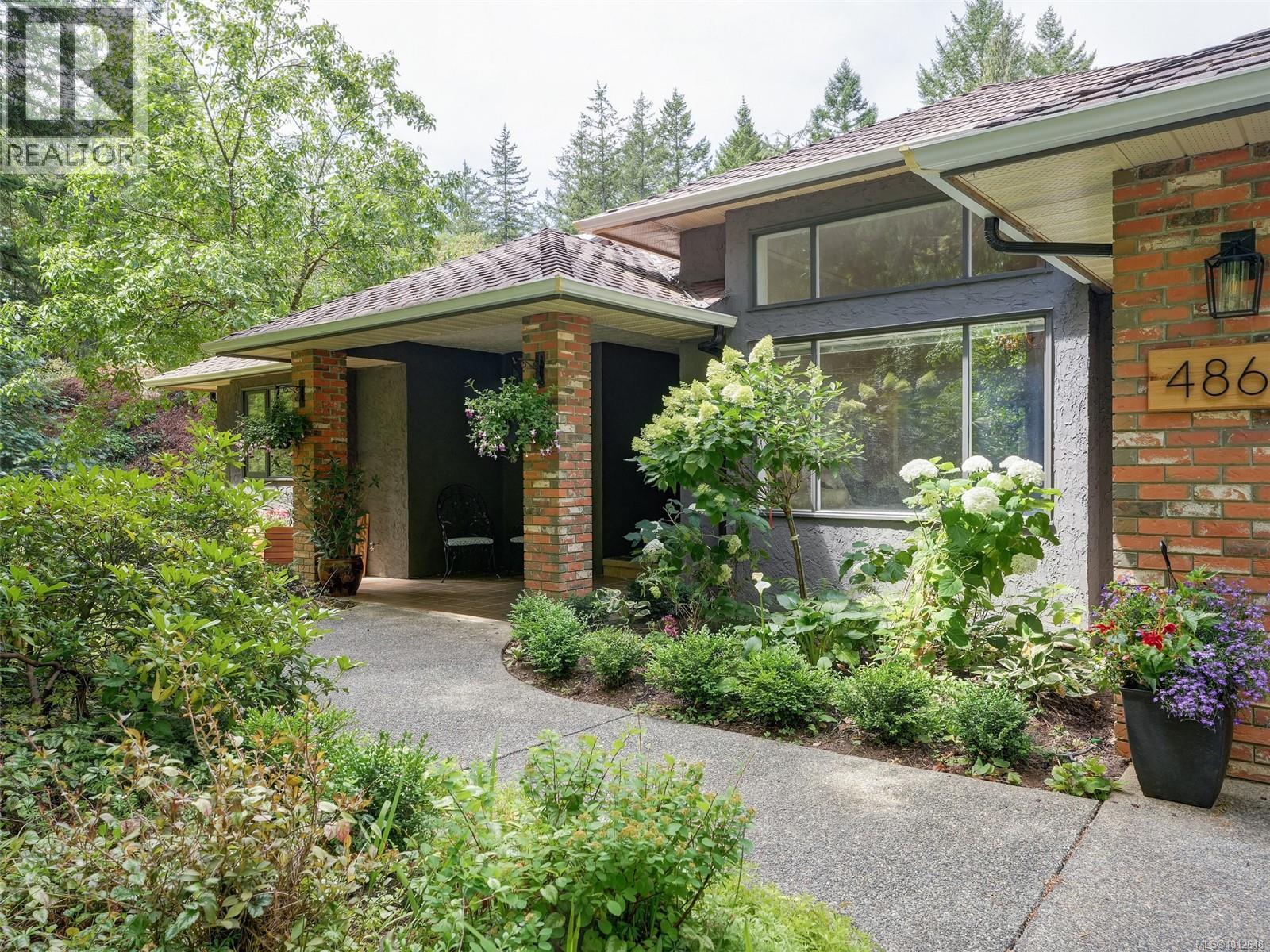 4860 Excelsior Rd, Saanich, BC V9E 2E5