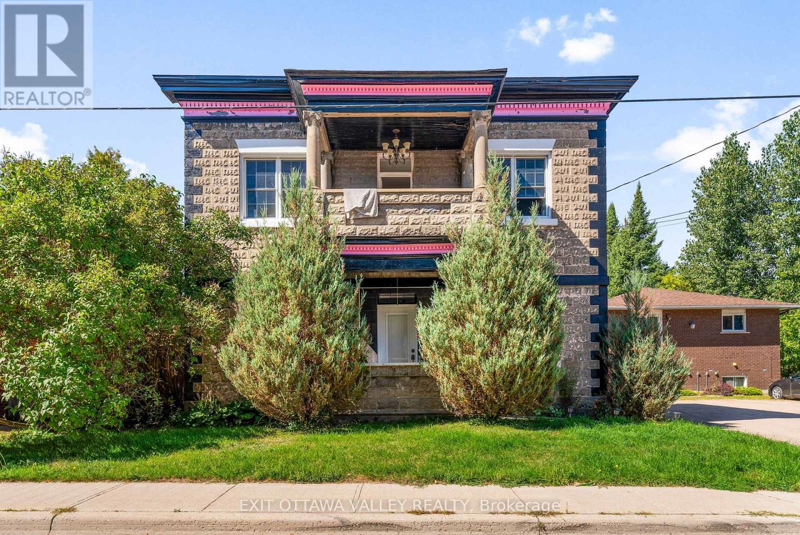 310 Murray St, Pembroke, ON K8A 4N9