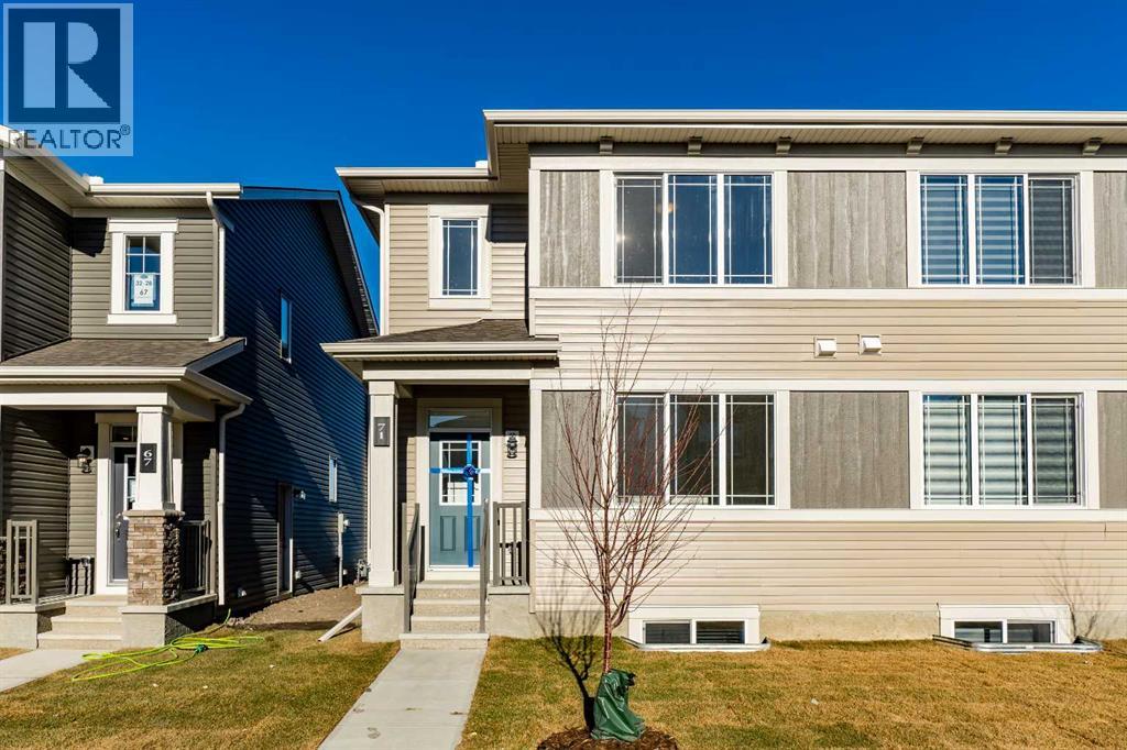 71 Carringford Rd NW, Calgary, AB T3P 2H1