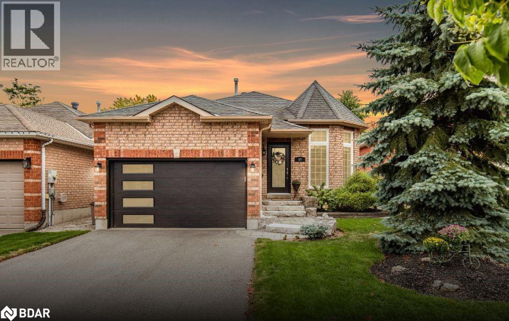 57 Forest Dale Dr, Barrie, ON L4M 6M9