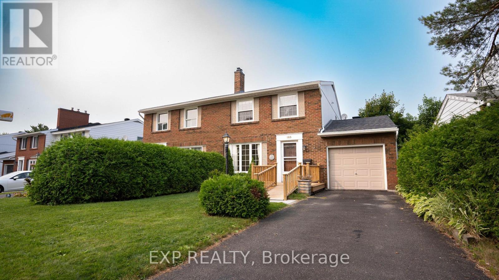 165 Mcclellan Rd, Ottawa, ON K2H 5V7