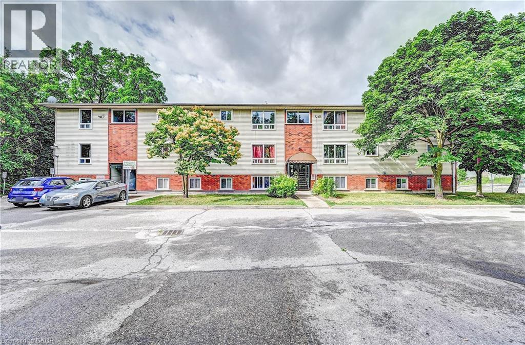 119 Cedar Street S Unit 15, Kitchener, ON N2G 3L6