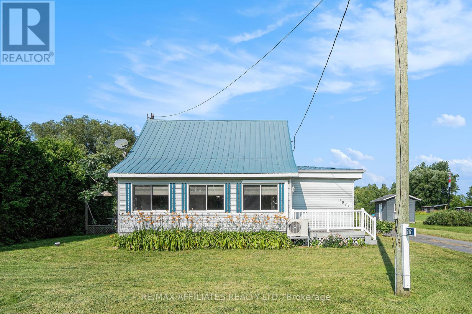 3971 Champlain St, Clarence-Rockland, ON K0A 1E0