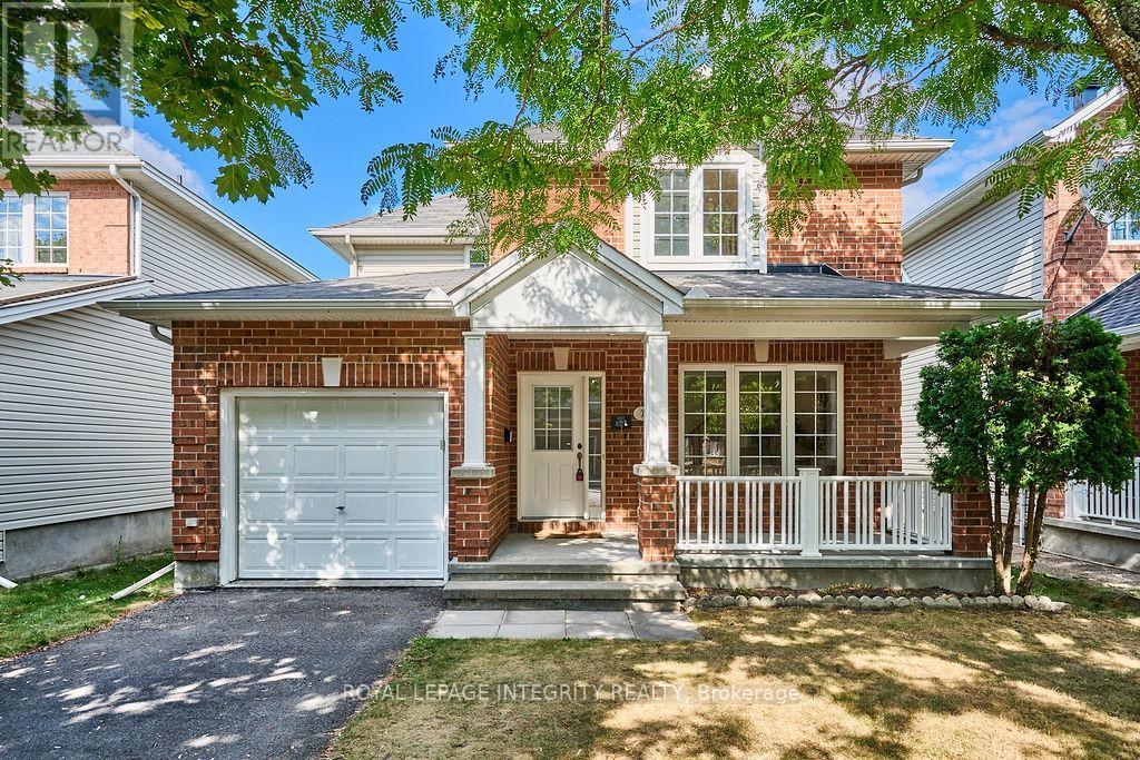 7 Dunn St, Ottawa, ON K2K 3J8