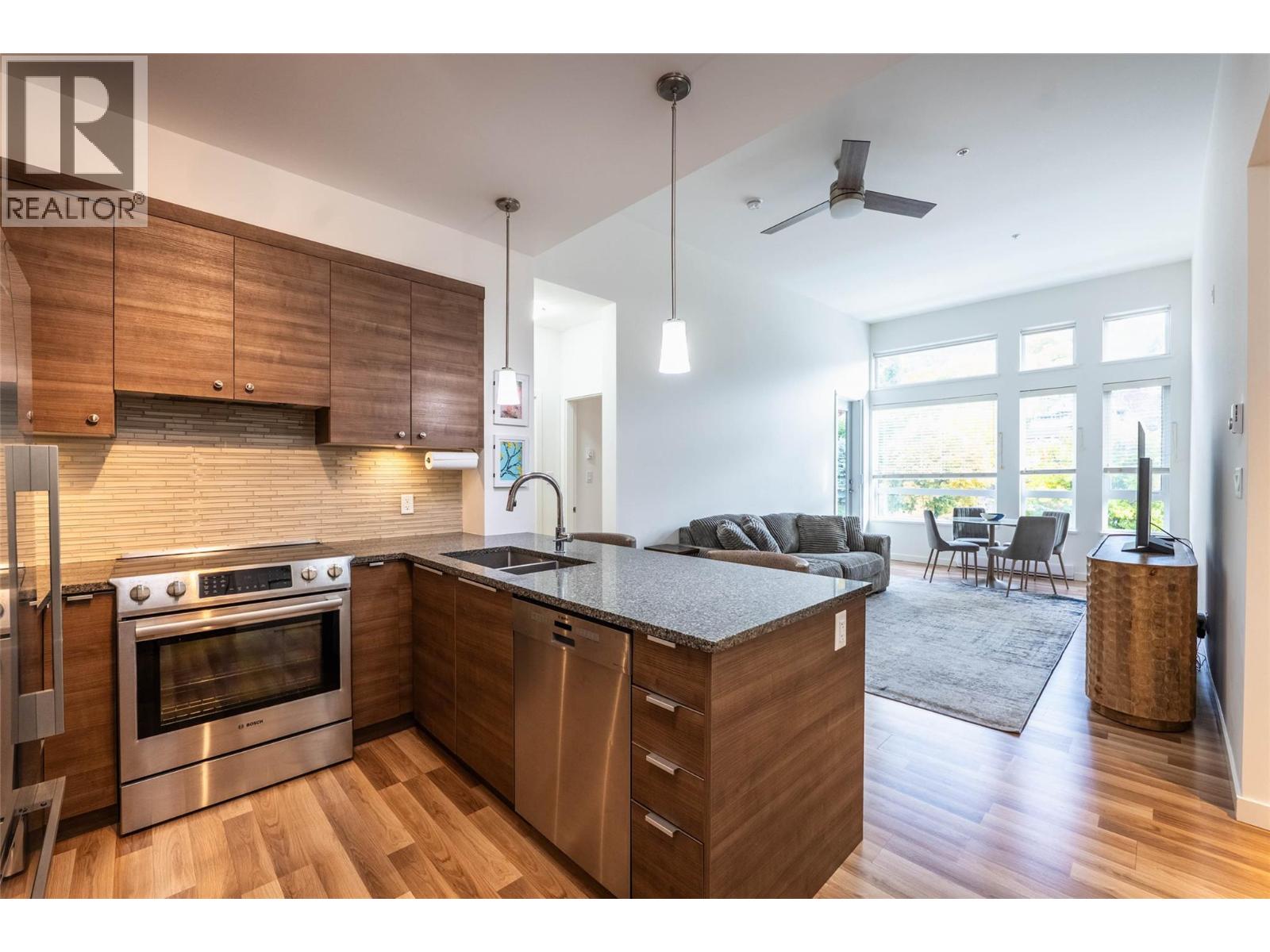 710 Vernon Street Unit 407, Nelson, BC V1L 4G2