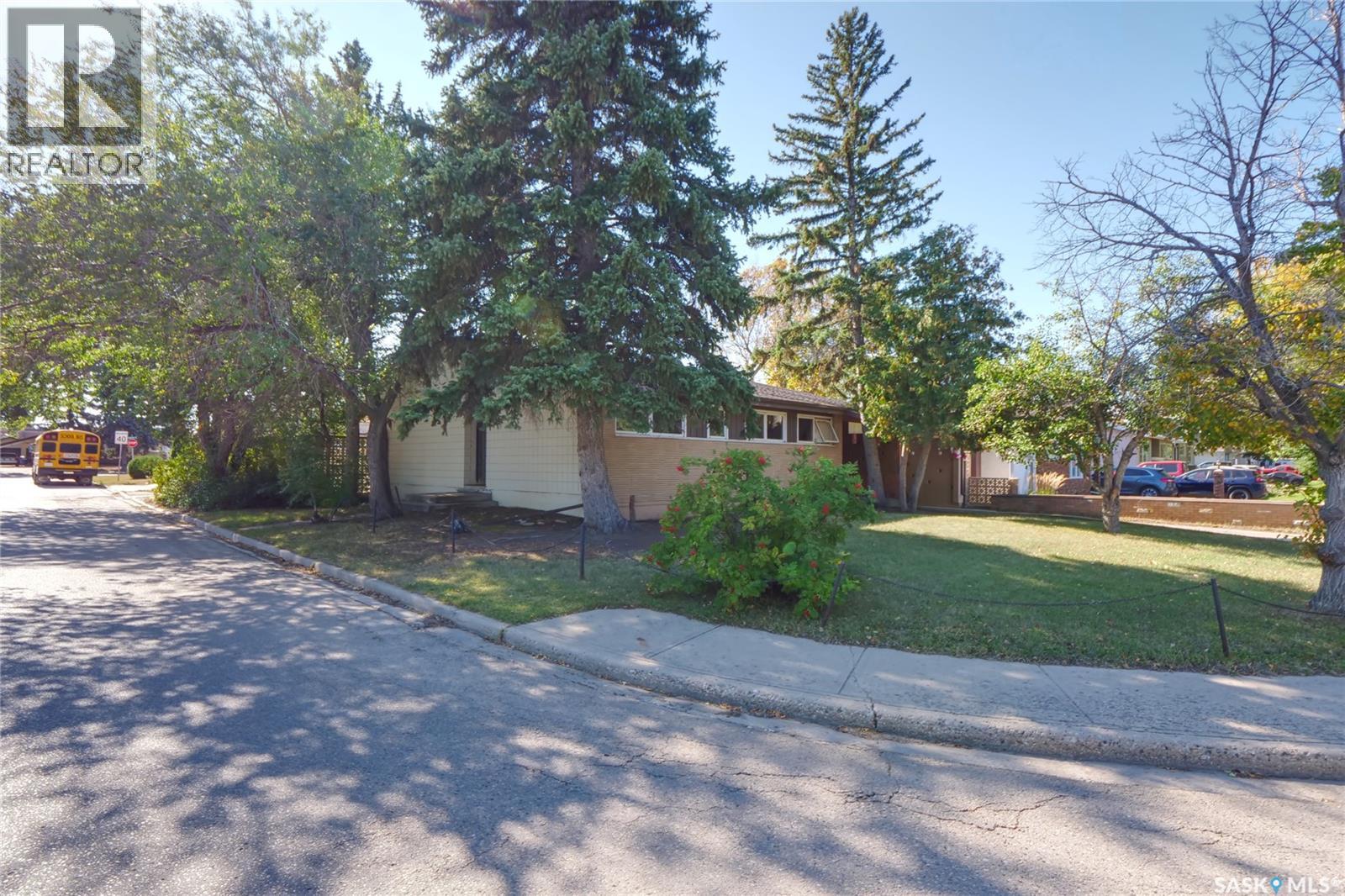1211 Gordon Rd, Moose Jaw, SK S6H 3E3