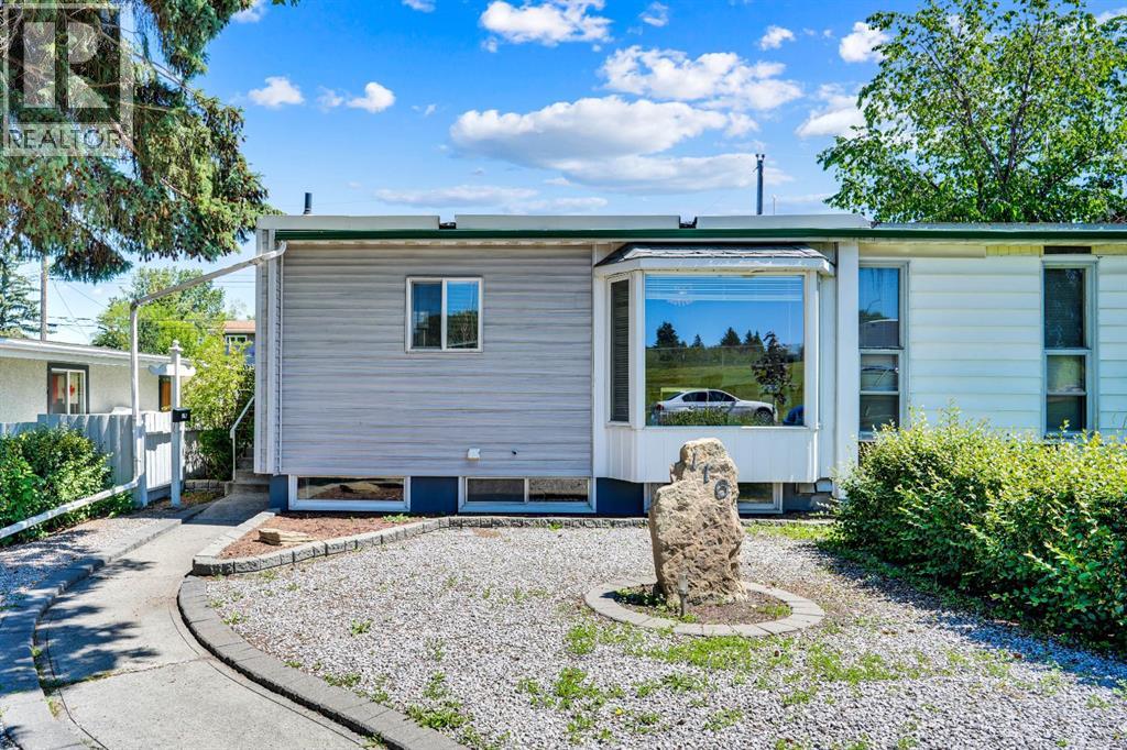 116 Selkirk Dr SW, Calgary, AB T2W 0M4