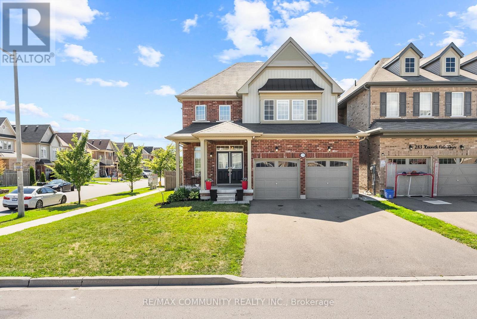 279 Kenneth Cole Dr, Clarington, ON L1C 3K2
