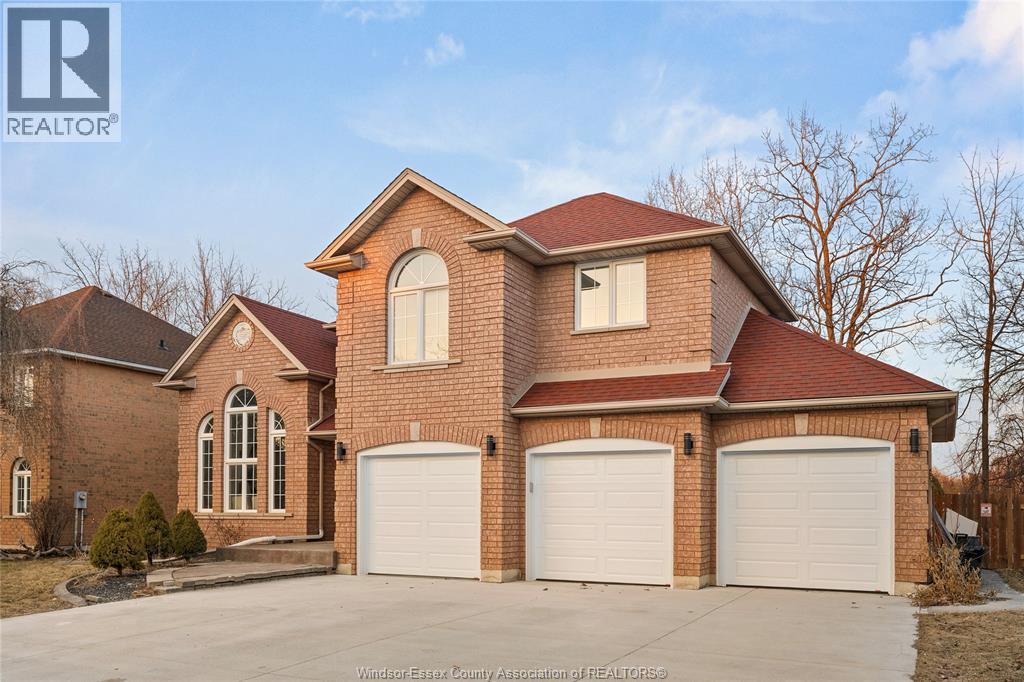 3522 Whiteside Dr, Windsor, ON N9E 4P5