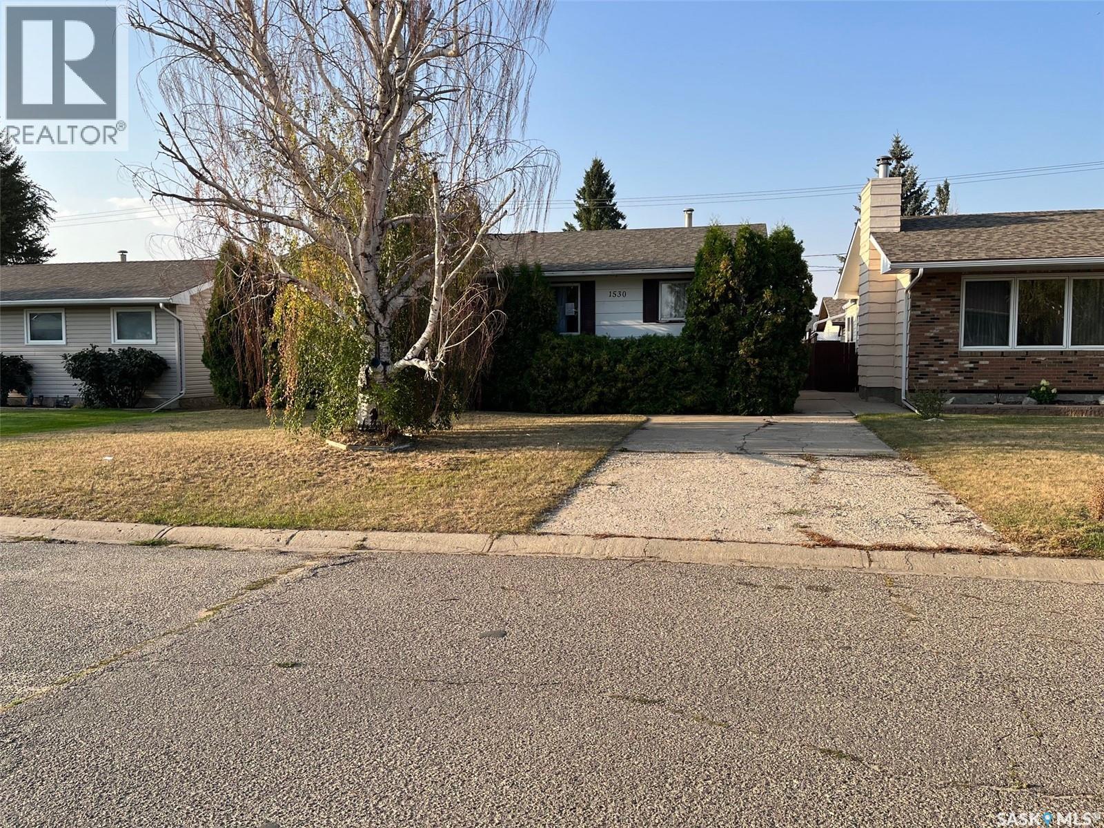 1530 Glendale St, Moose Jaw, SK S6H 7A1