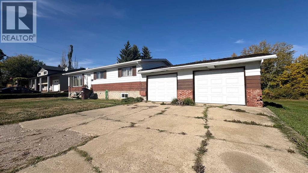 6 Lawley Ave, Hughenden, AB T0B 2E0