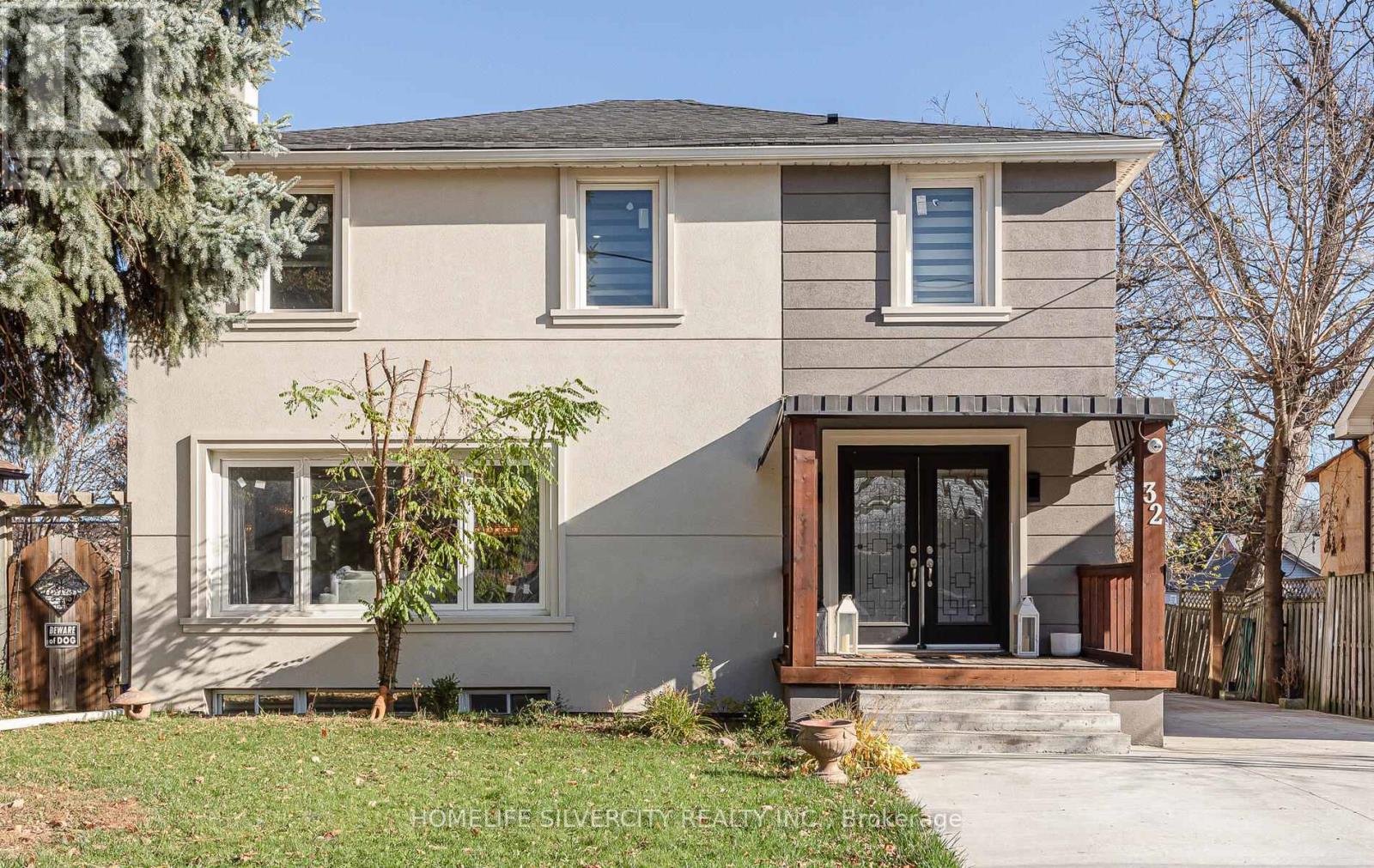 32 Sledman St, Mississauga, ON L4T 1K5