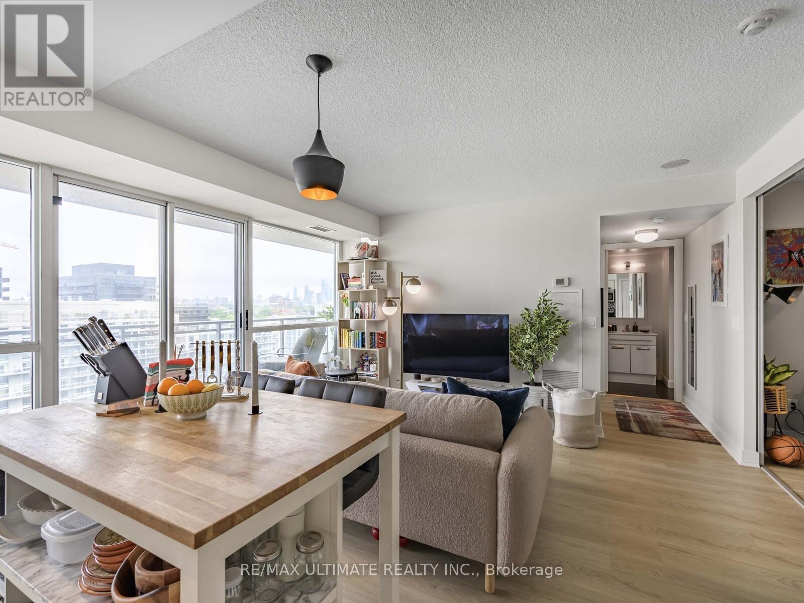 1108 100 Western Battery Rd, Toronto, ON M6K 3S2