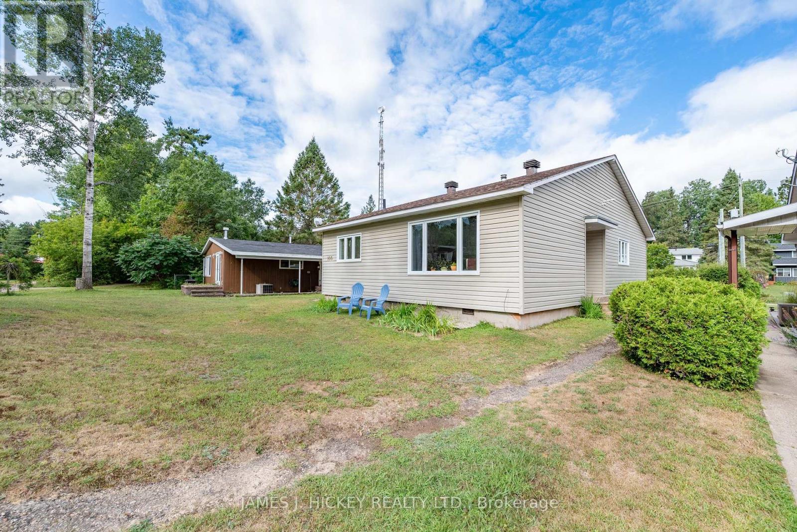 100 Maple St, Deep River, ON K0J 1P0