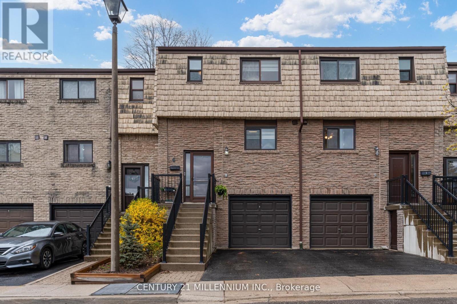 4 1536 Sixth Line, Oakville, ON L6H 2P2