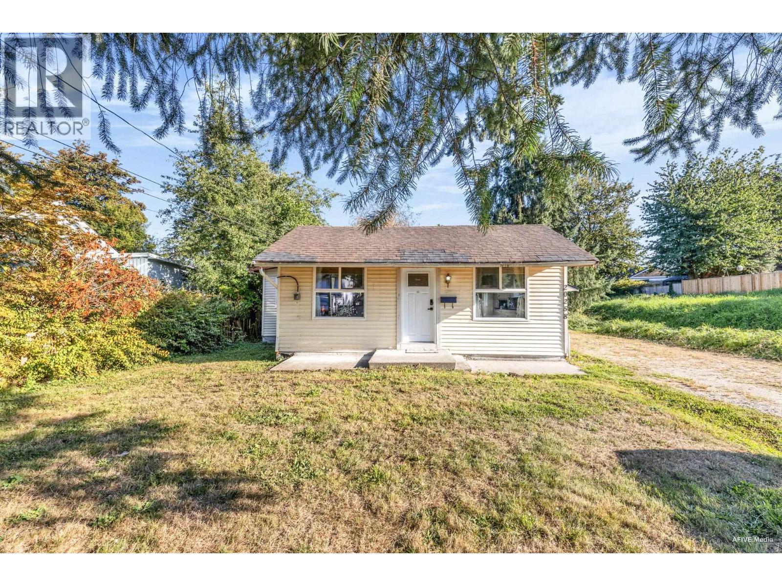 20258 Ospring St, Maple Ridge, BC V2X 1K4