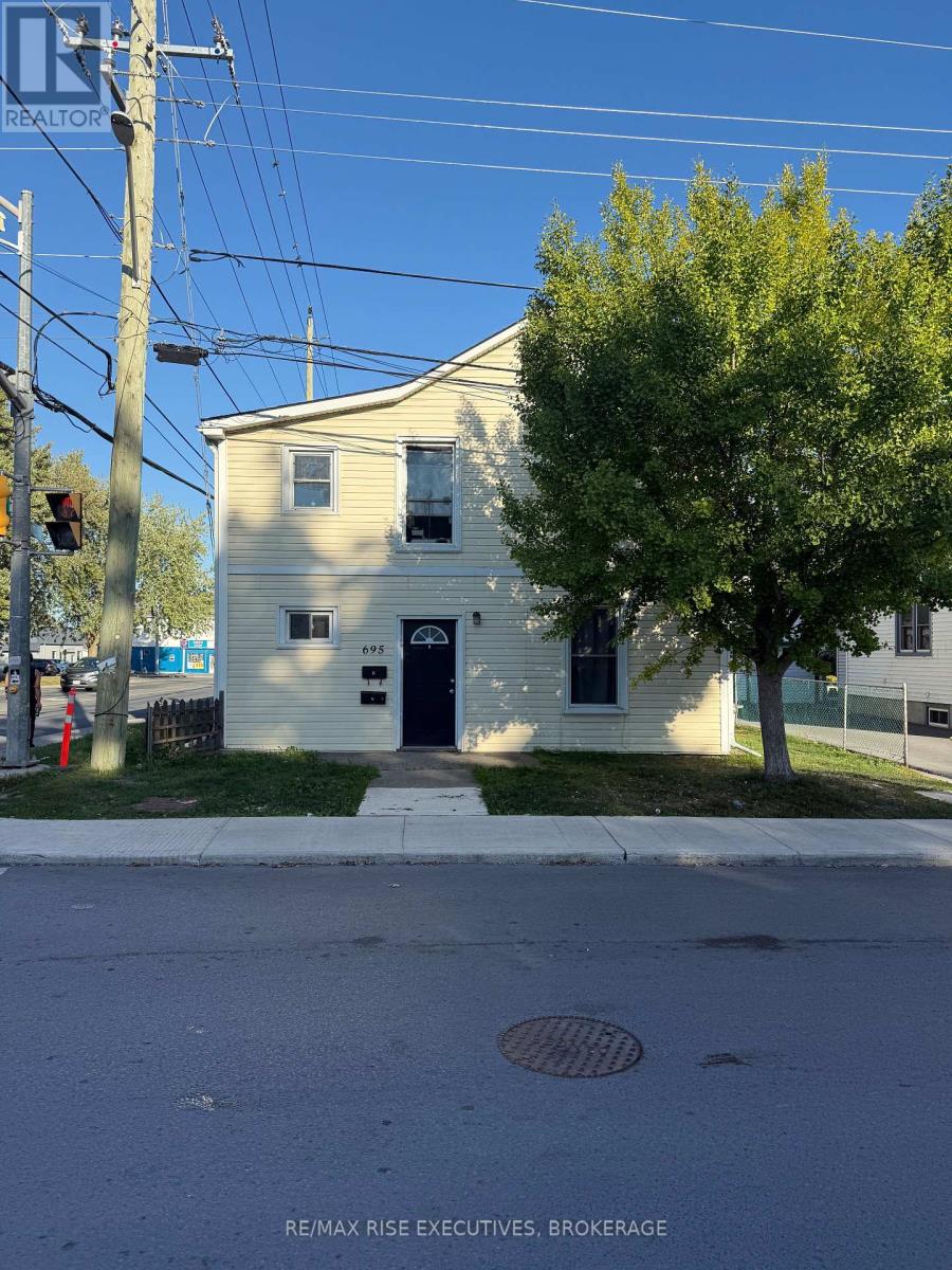 695 Victoria St, Kingston, ON K7K 4S6