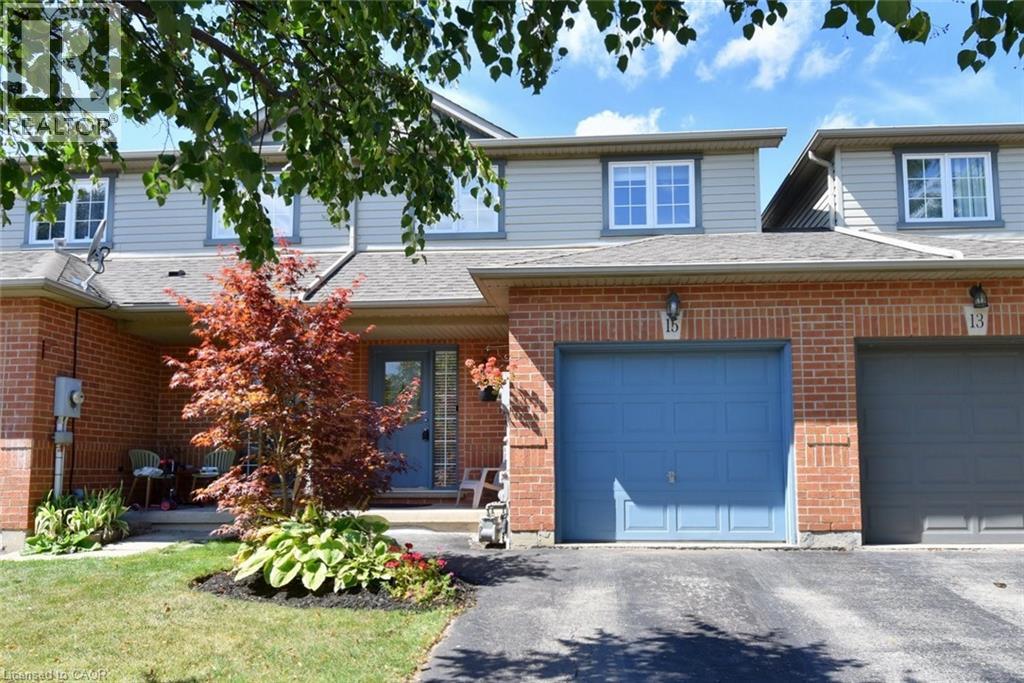 15 Bronte Ct, Hamilton, ON L9H 7N2