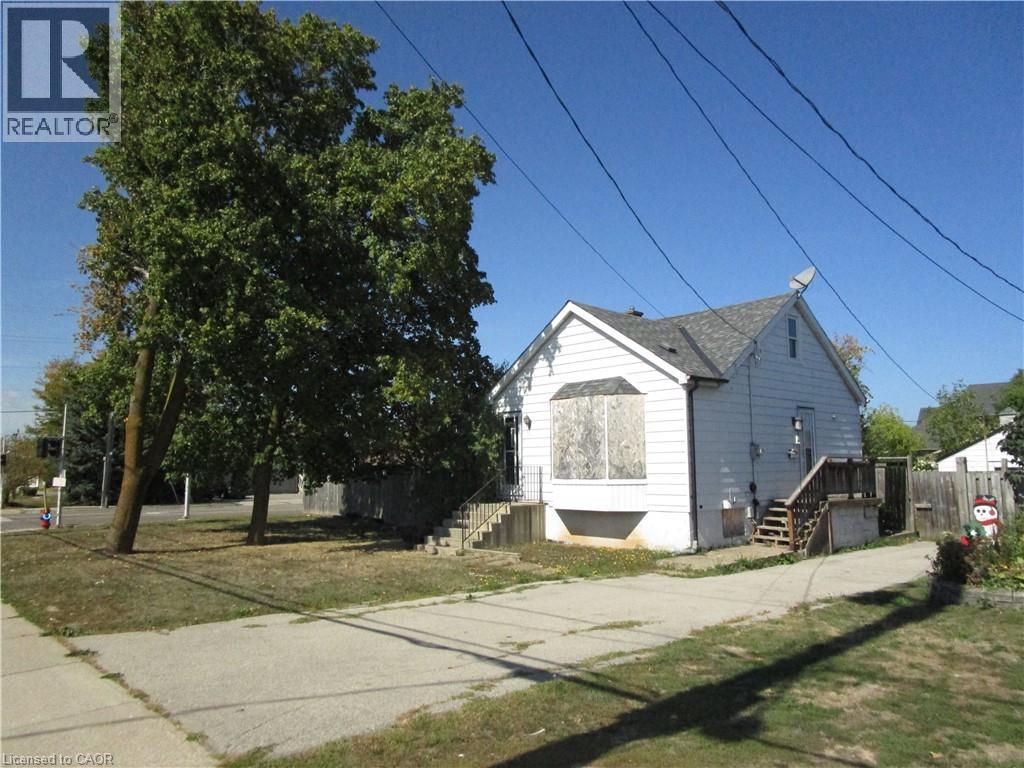 411-413 Highway 8 Hwy, Hamilton, ON L8G 1G1