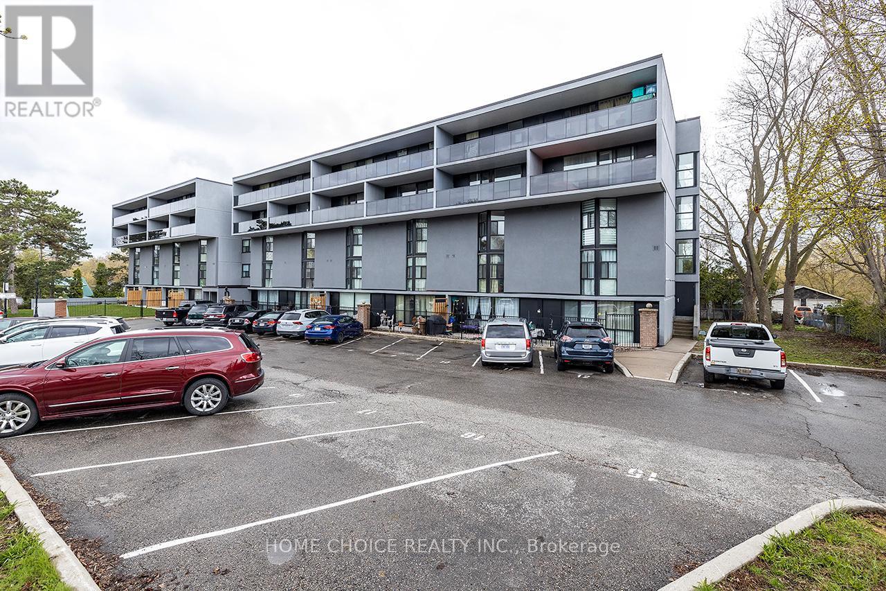 412 454 Centre St, Oshawa, ON L1H 4C2
