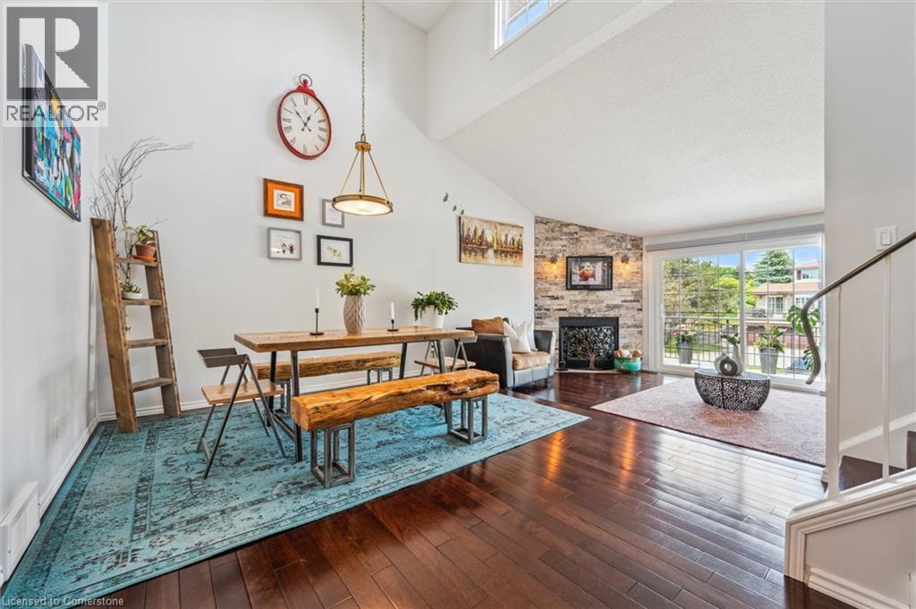 454 Beechwood Place Unit 4, Waterloo, ON N2T 1Y8