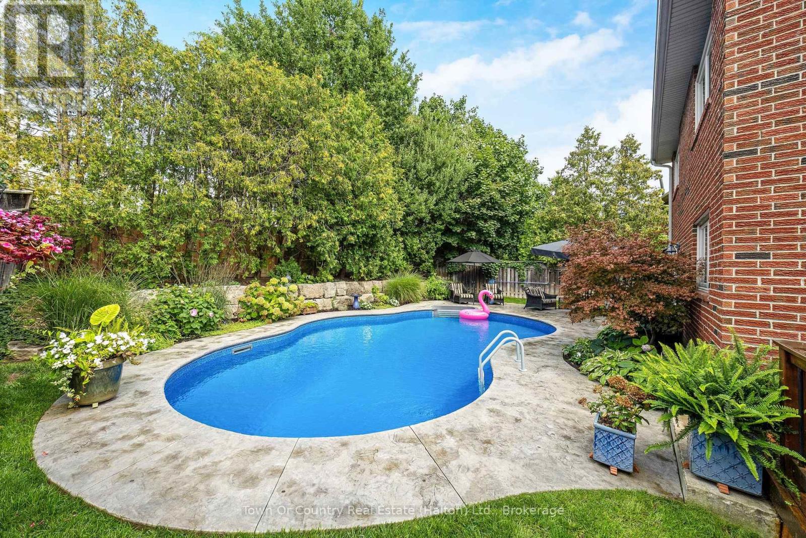 491 White Dr, Milton, ON L9T 4G3