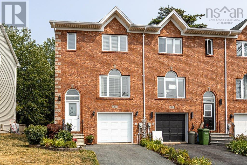 51 Brookshire Ct, Bedford, NS B4A 4E2