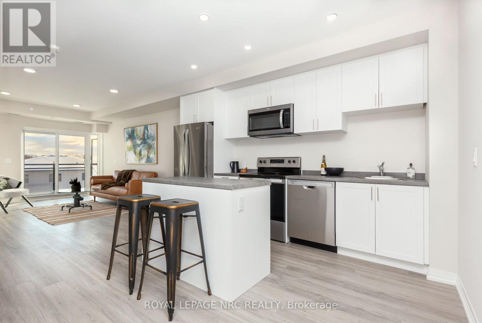 333 50 Herrick Ave, St. Catharines Oakdale, ON L2P 2T9