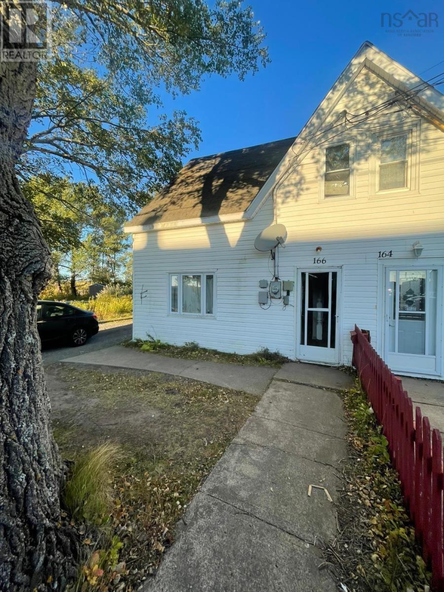 166 Victoria Rd, Sydney, NS B1P 2V6