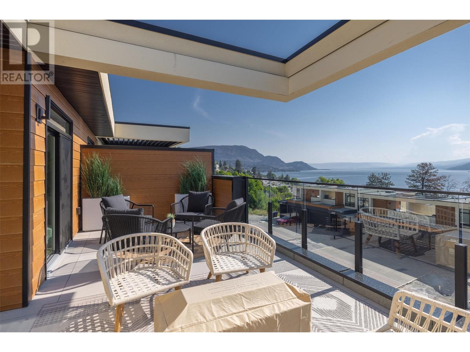 5992 Princess St, Peachland, BC V0H 1X7