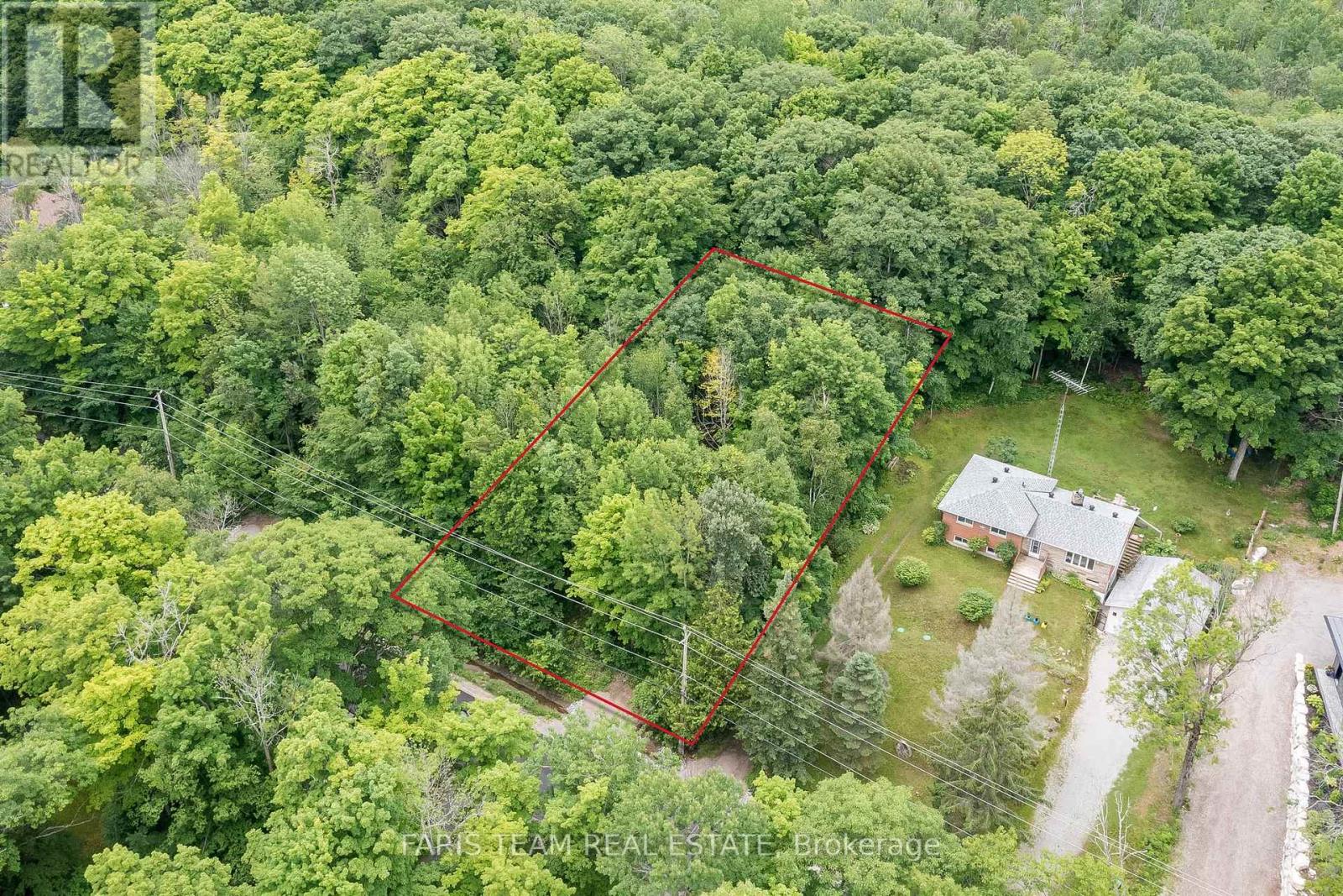 24 Champlain Road, Tiny, ON L9M 0C1
