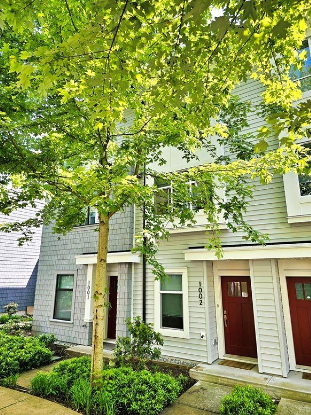 18505 Laurensen Place Unit 1002, Surrey, BC V4N 6R7