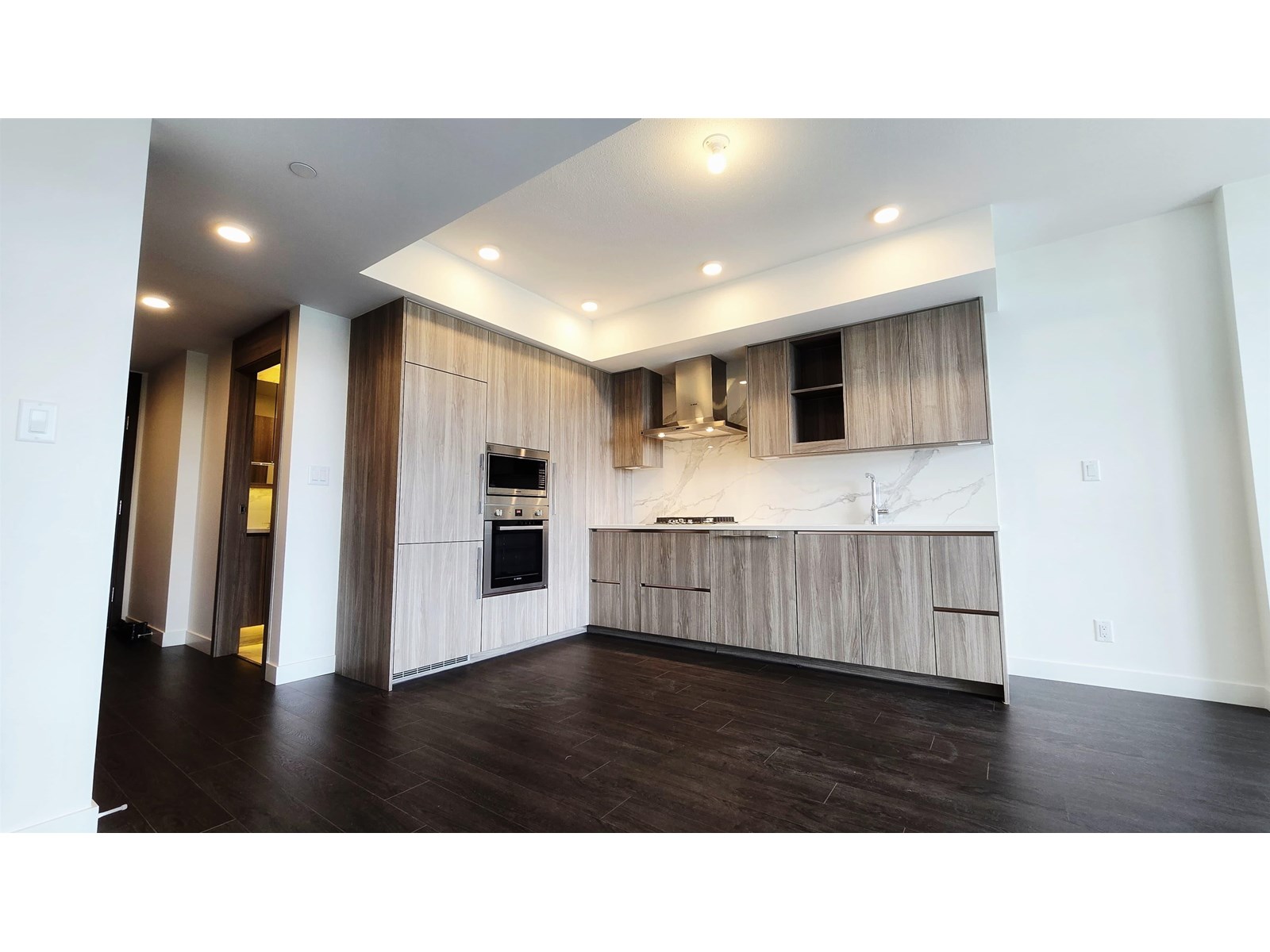 13768 100 Avenue Unit 1904, Surrey, BC V3T 0V2