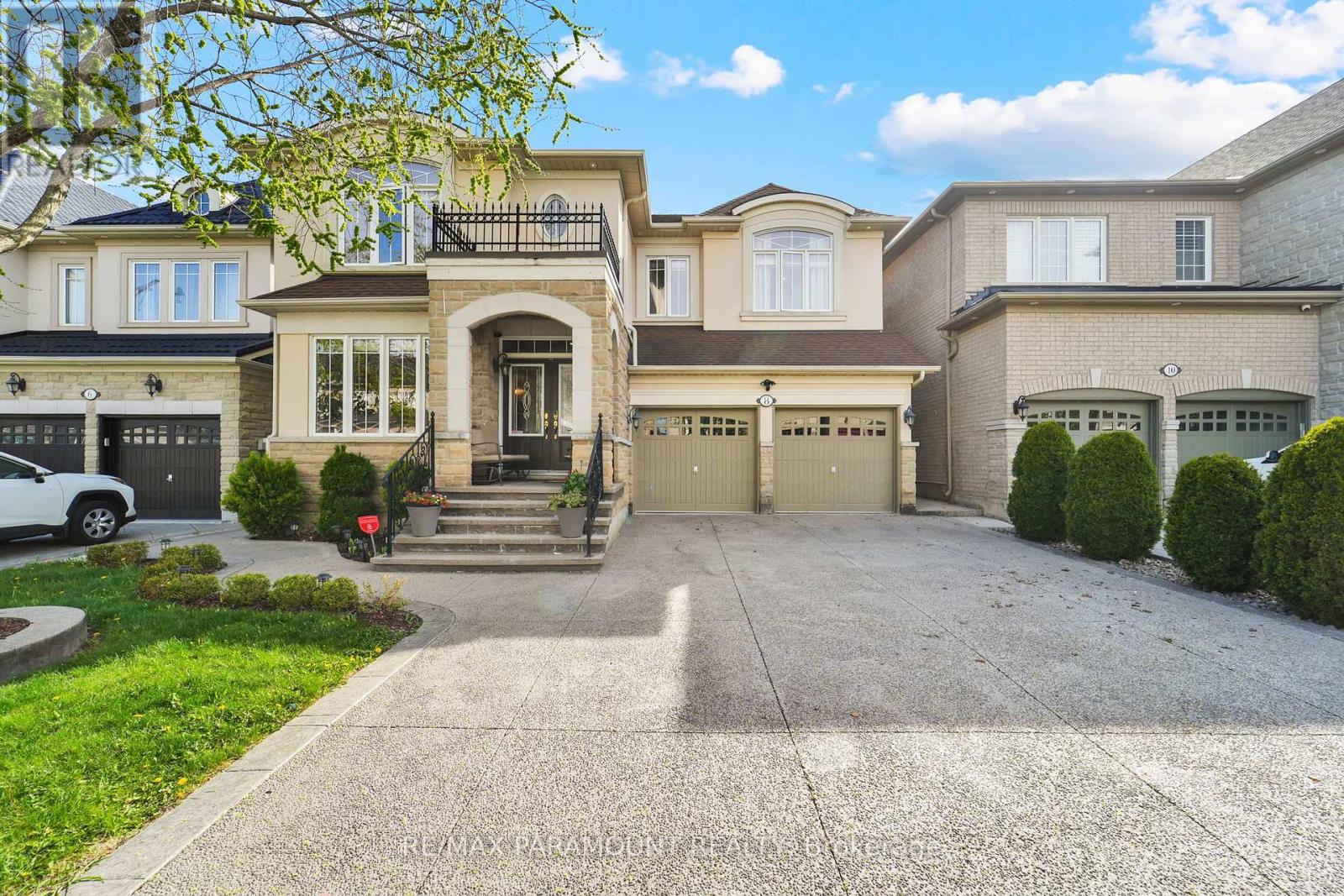 8 Eaglelanding Dr, Brampton, ON L6P 2T7