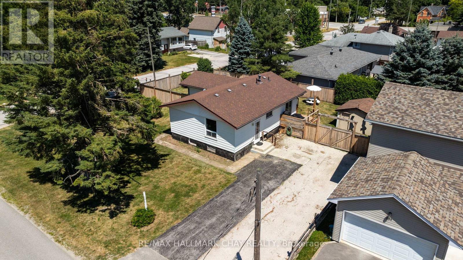 203 Sutherland St N, Clearview, ON L0M 1S0