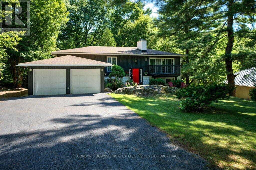 32 Village Estates Rd, Leeds and the Thousand Islands, ON K0E 1L0