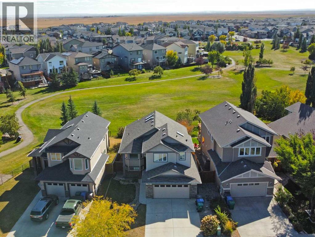 1644 Coalbanks Blvd W, Lethbridge, AB T1J 0N9