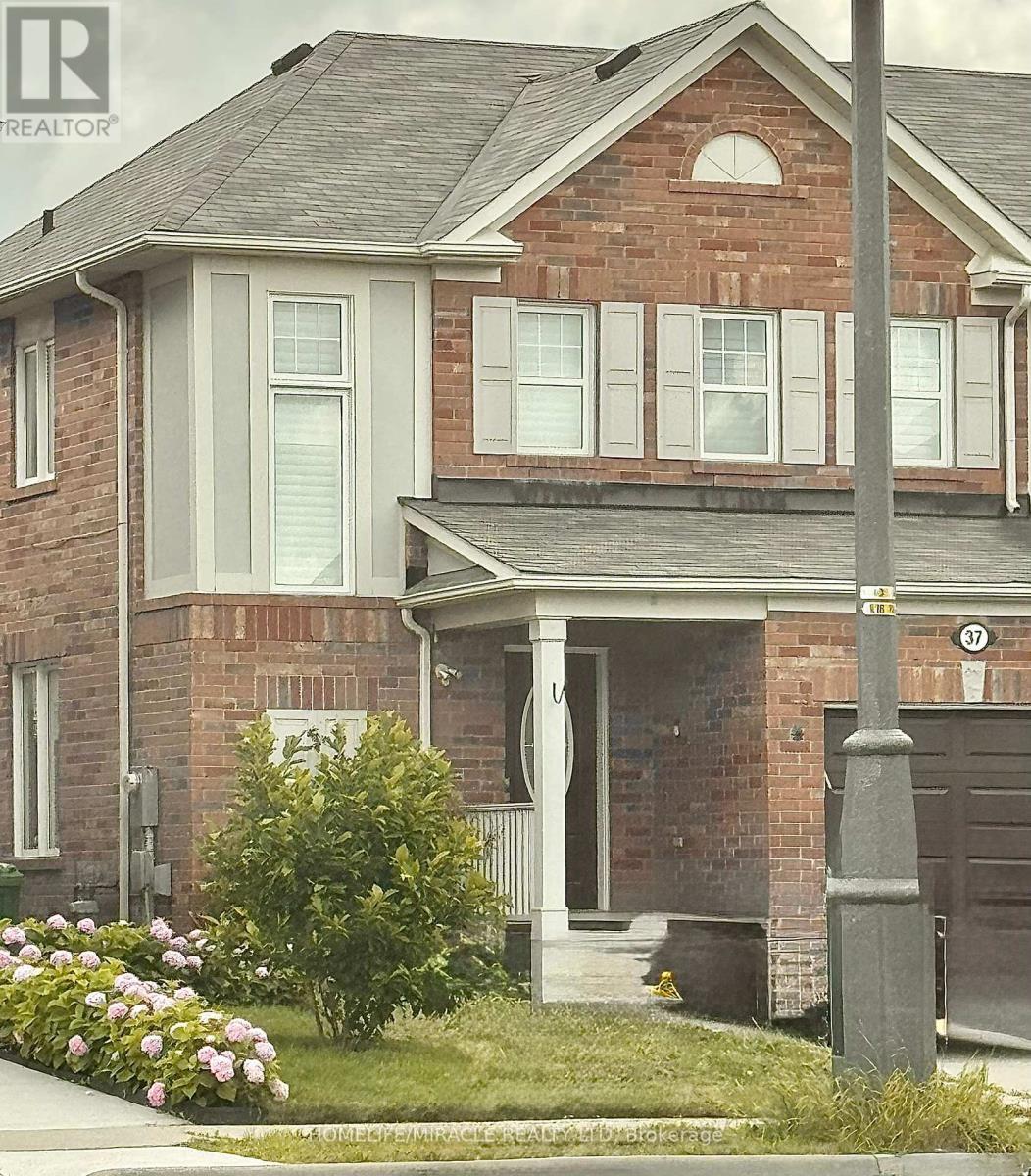 37 Caliper Rd, Brampton, ON L6P 3R2
