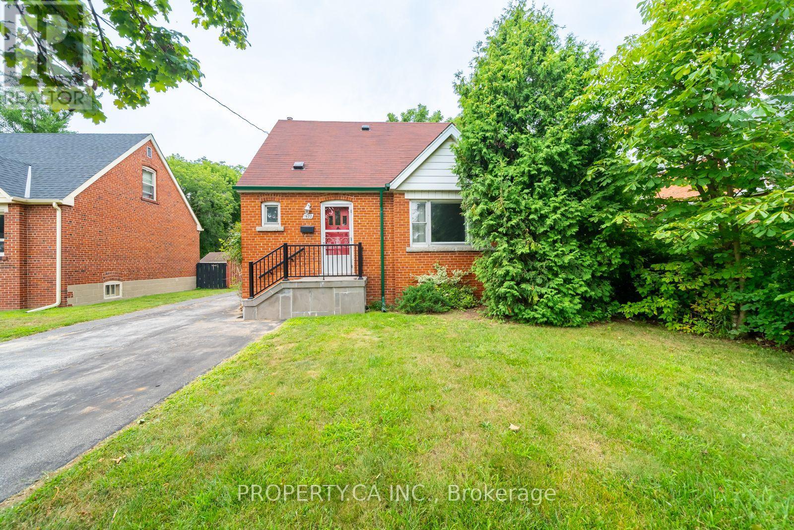 1622 Alexandra Blvd, Mississauga, ON L5E 2B7