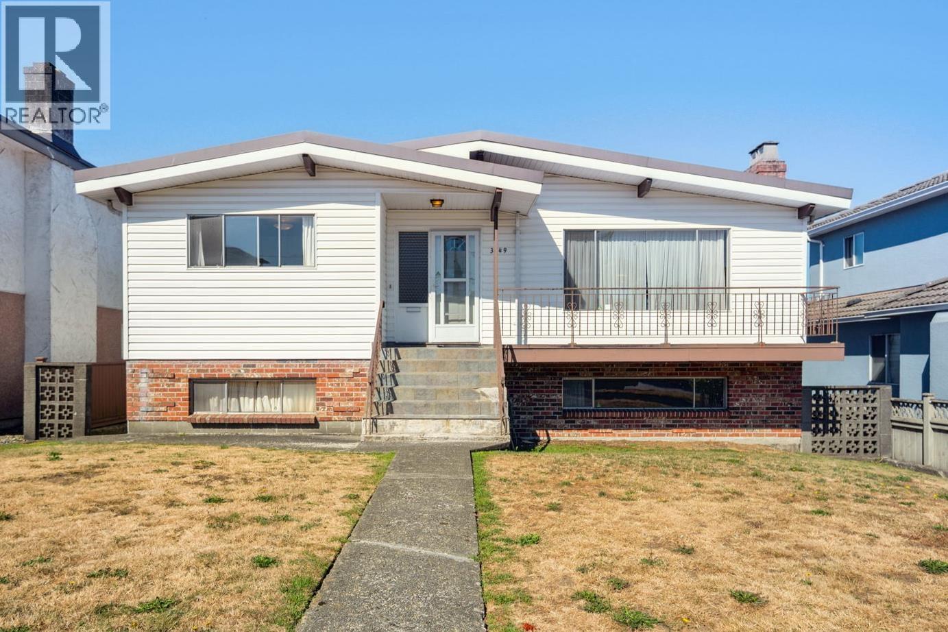 3849 Windermere St, Vancouver, BC V5R 2G4