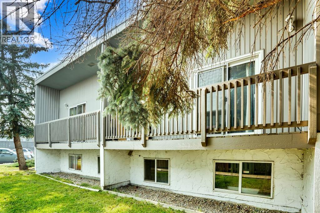 459 Huntsville Crescent Nw Unit 2, Calgary, AB T2K 4W3