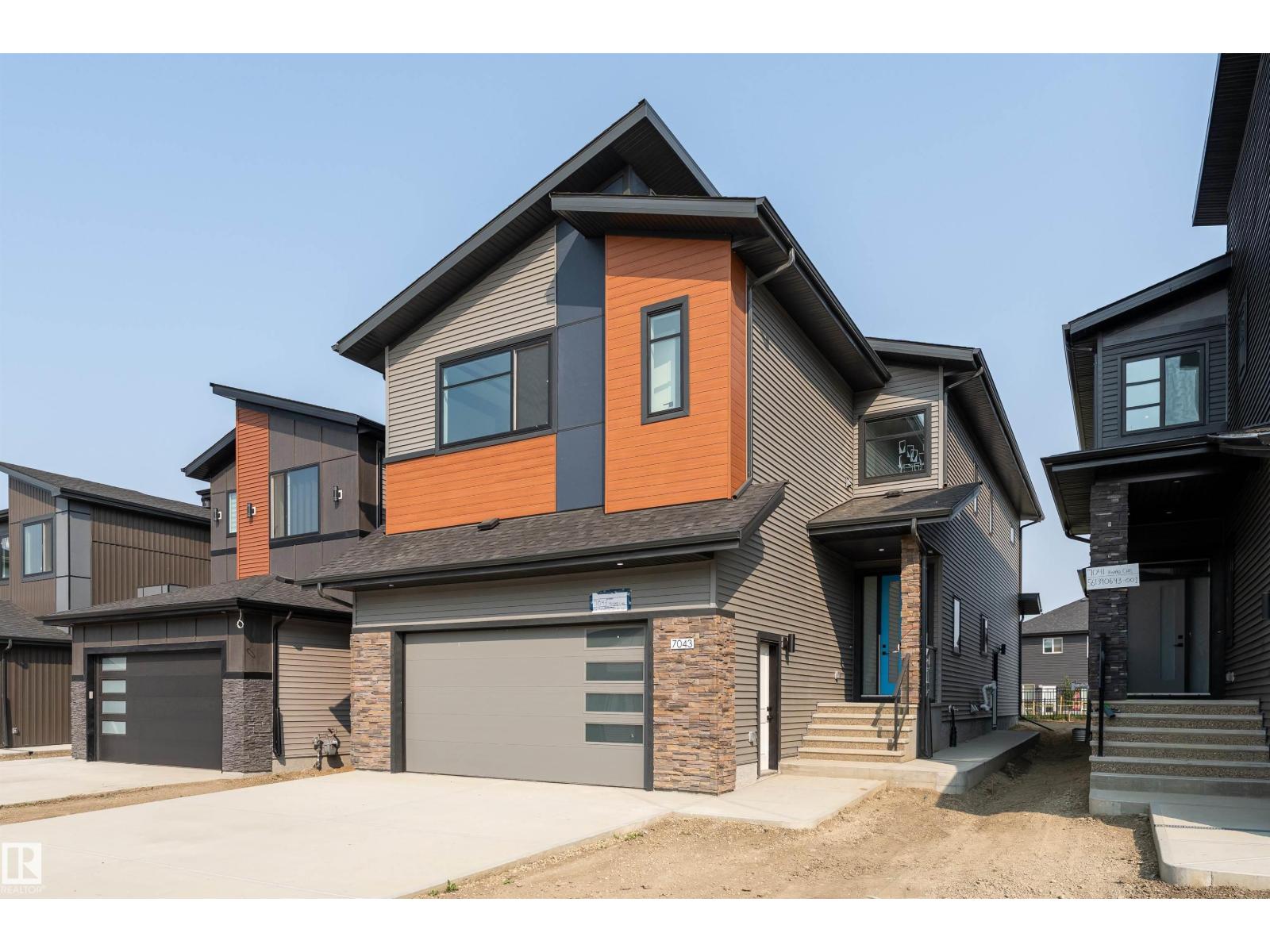 7043 Kiviaq Cr SW, Edmonton, AB T6W 5R2