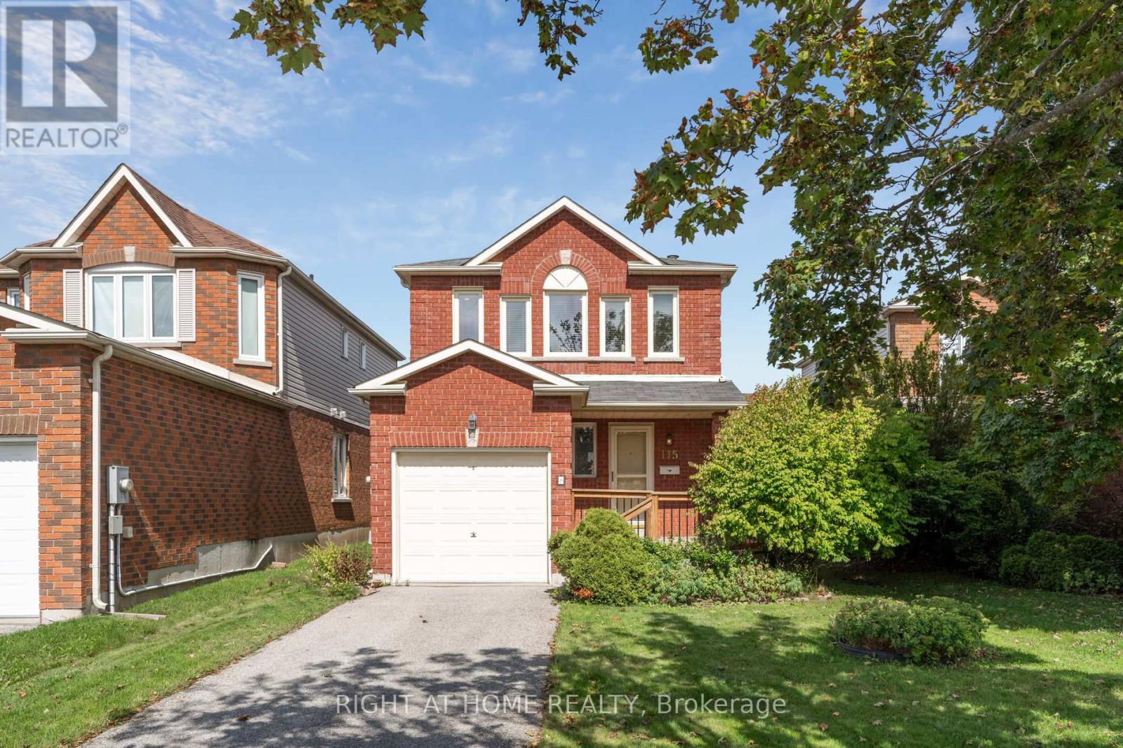 115 Laidlaw Dr, Barrie, ON L4N 7R9