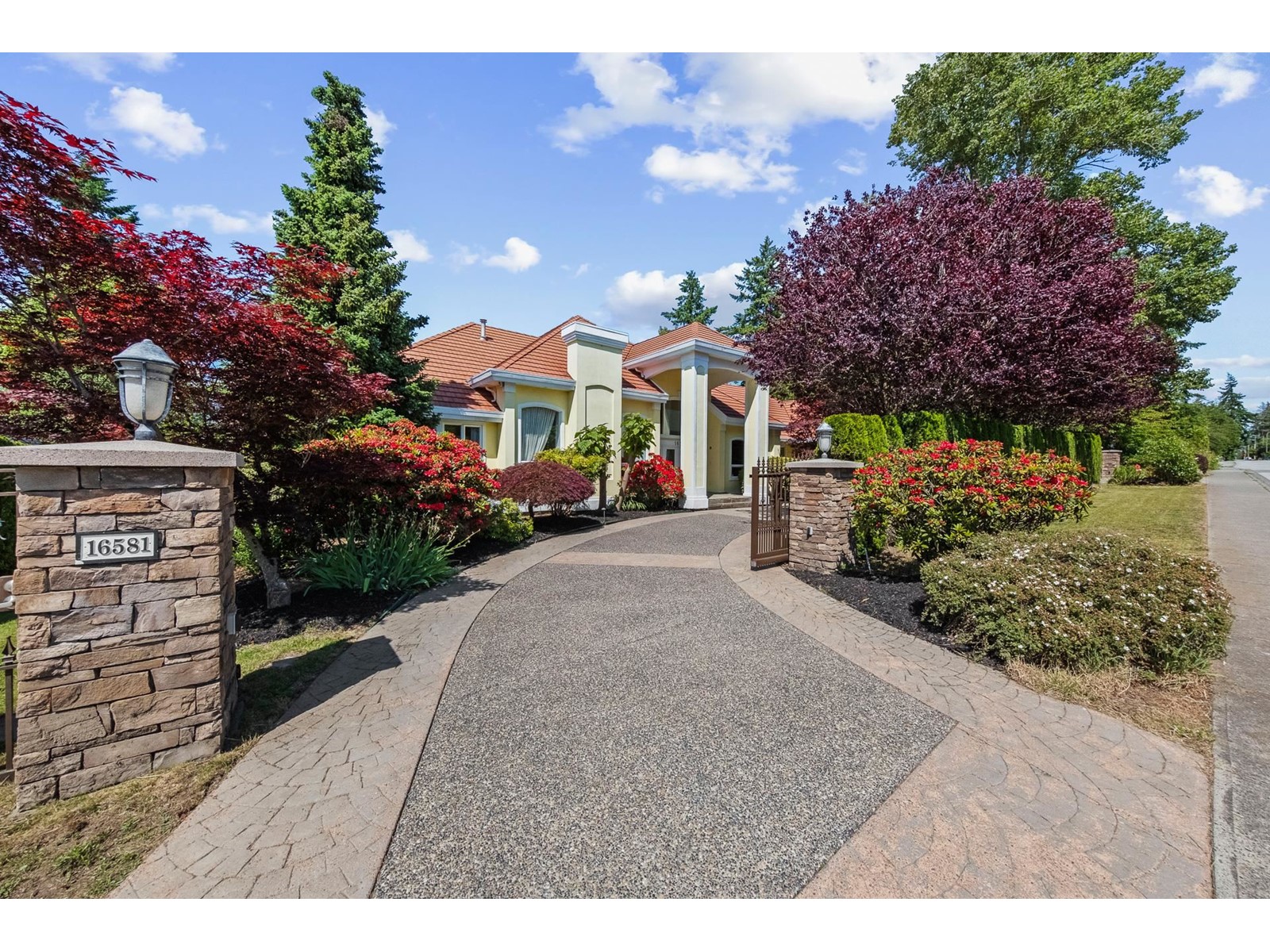 26 Avenue Unit 16581, Surrey, BC V3Z 9W9