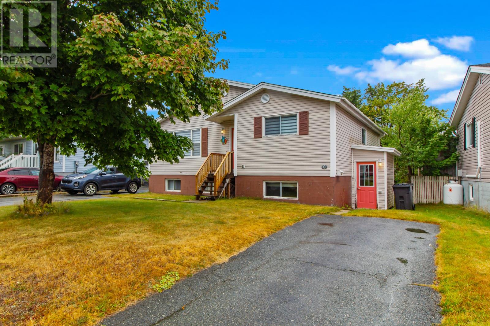 8 Moores Dr, Mount Pearl, NL A1N 2L9