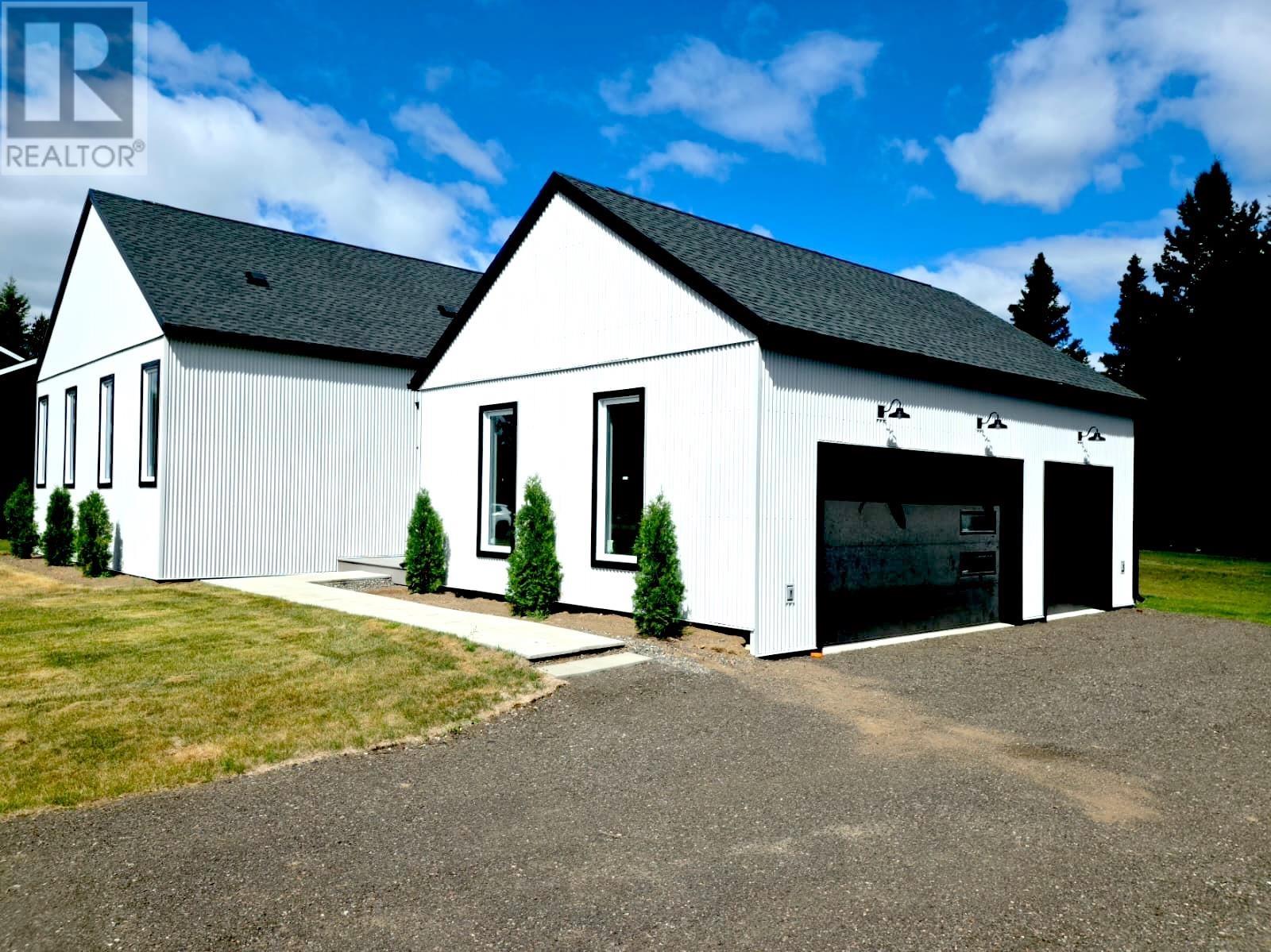 1659 Mountain Rd, Thunder Bay, ON P7J 0K8