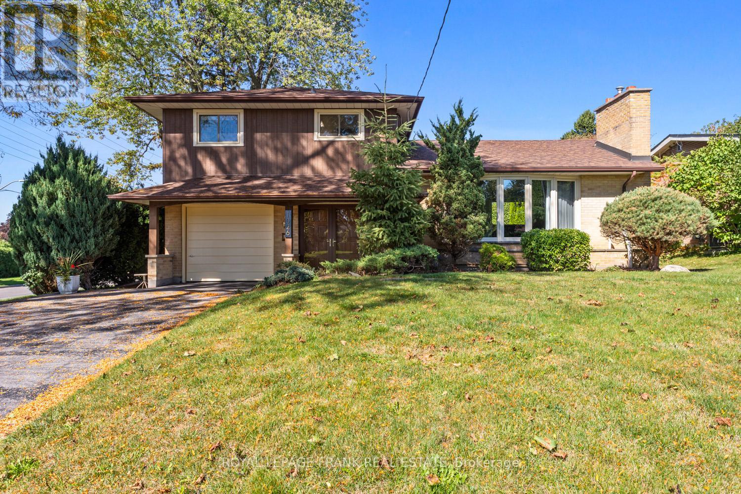 1026 Beaufort Ave, Oshawa, ON L1G 1G6