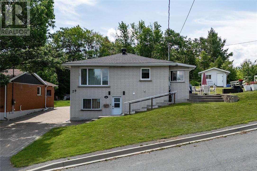 29 Glen, Sudbury, ON P3B 3G8