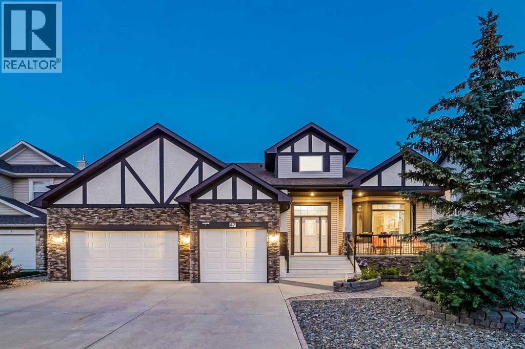 47 Rockywood Cir NW, Calgary, AB T3G 5W2