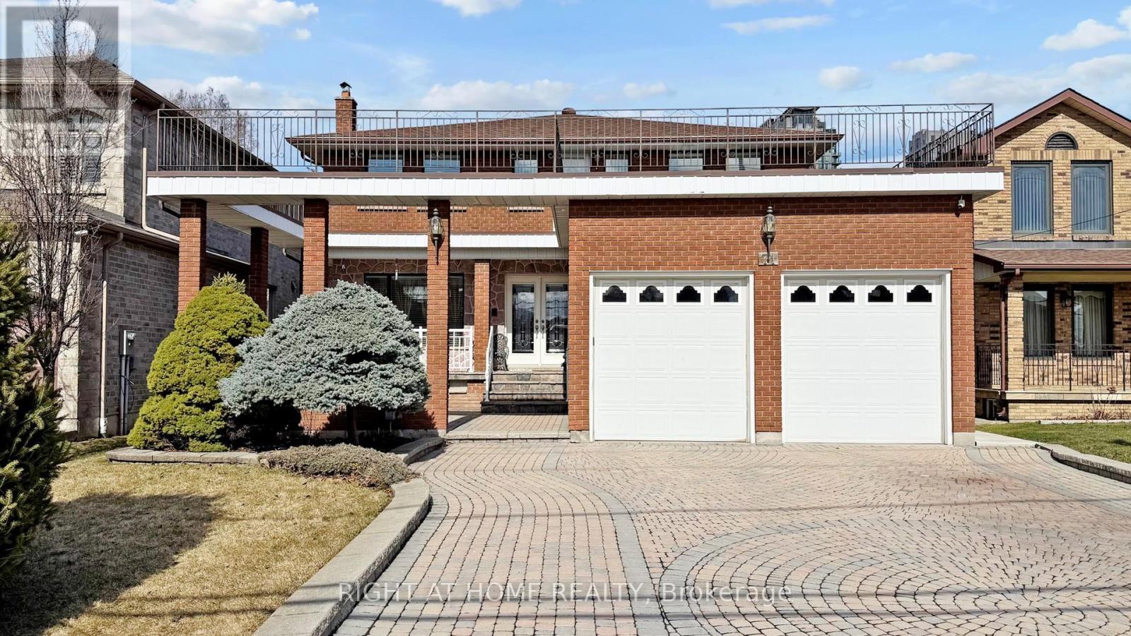 71 Fairview Rd W, Mississauga, ON L5B 1K7